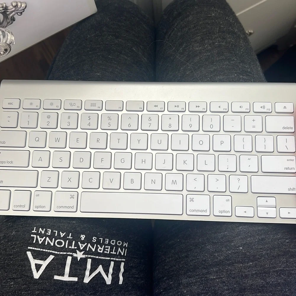 Apple wireless keyboard